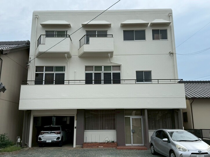 画像：外壁塗装工事（営業担当：小林）
