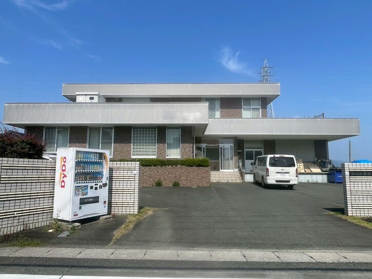 画像：外壁塗装・防水工事（営業担当：中川）