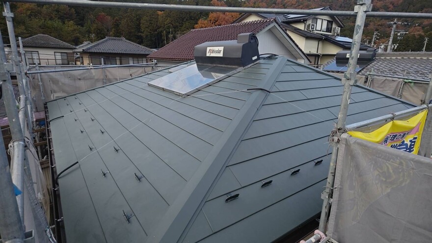 画像：屋根葺き替え工事（営業担当：黒田）