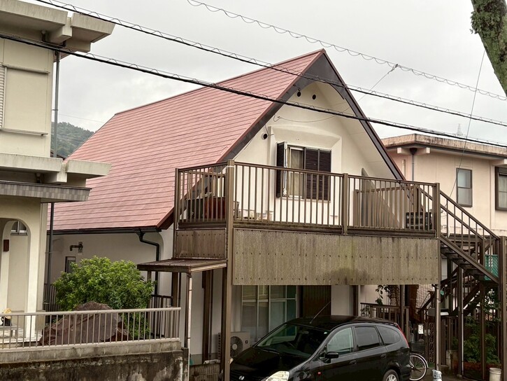 画像：屋根塗装工事（営業担当：小田島）