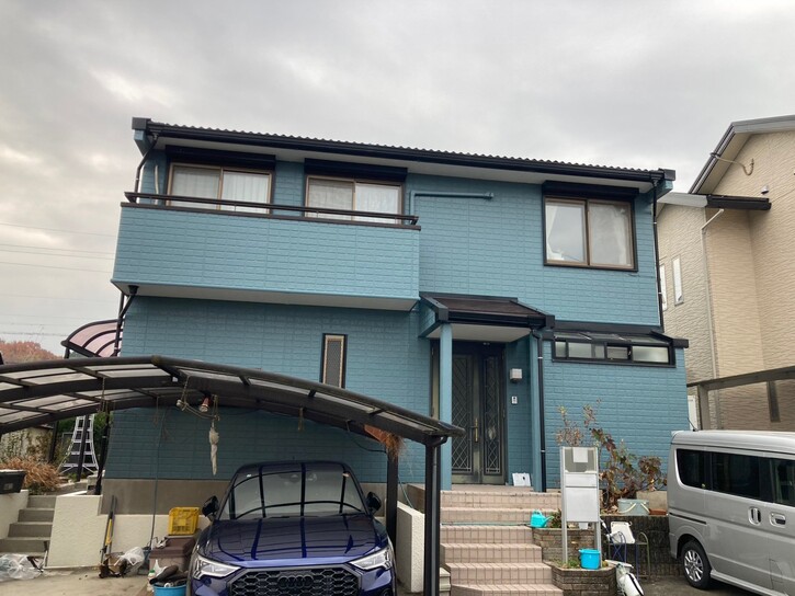 画像:屋根壁塗装・雨樋改修工事(営業担当:阿南)